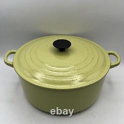 Le Creuset #28 Lime/Avocado Green Round Enameled Cast Iron Dutch Oven 7.25 qt