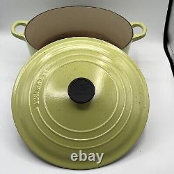 Le Creuset #28 Lime/Avocado Green Round Enameled Cast Iron Dutch Oven 7.25 qt