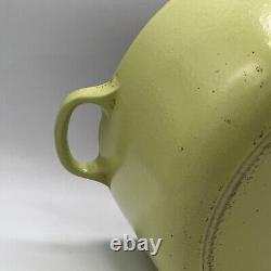 Le Creuset #28 Lime/Avocado Green Round Enameled Cast Iron Dutch Oven 7.25 qt