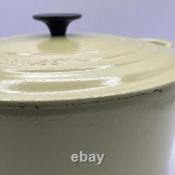 Le Creuset #28 Lime/Avocado Green Round Enameled Cast Iron Dutch Oven 7.25 qt