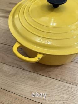 Le Creuset 7.25 Qt #28 Round Dutch Oven Cast Iron Soleil Yellow with Lid Used
