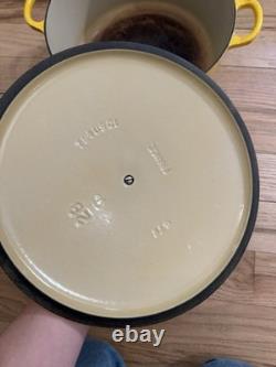 Le Creuset 7.25 Qt #28 Round Dutch Oven Cast Iron Soleil Yellow with Lid Used