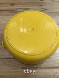 Le Creuset 7.25 Qt #28 Round Dutch Oven Cast Iron Soleil Yellow with Lid Used