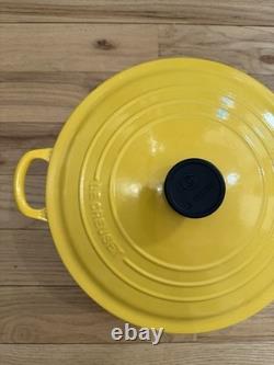 Le Creuset 7.25 Qt #28 Round Dutch Oven Cast Iron Soleil Yellow with Lid Used