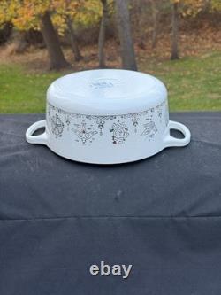 Le Creuset Cast Iron 22 Round Dutch Oven 3-1/2 Qt. 12 Days of Christmas