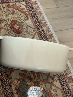 Le Creuset Cast Iron 31 Oval Dutch Oven with Lid Meringue 6-3/4 Qt