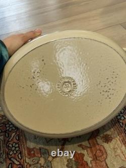Le Creuset Cast Iron 31 Oval Dutch Oven with Lid Meringue 6-3/4 Qt