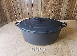 Le Creuset Cast Iron Signature Oval Dutch Oven 15.5qt 40cm 15.75 Matte Black