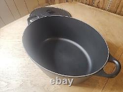 Le Creuset Cast Iron Signature Oval Dutch Oven 15.5qt 40cm 15.75 Matte Black