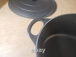 Le Creuset Cast Iron Signature Oval Dutch Oven 15.5qt 40cm 15.75 Matte Black