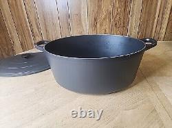 Le Creuset Cast Iron Signature Oval Dutch Oven 15.5qt 40cm 15.75 Matte Black