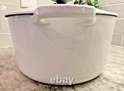 Le Creuset Dutch Oven Oval #31/6.75 Qt Classic White VGC- CHIP