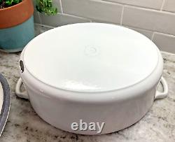 Le Creuset Dutch Oven Oval #31/6.75 Qt Classic White VGC- CHIP