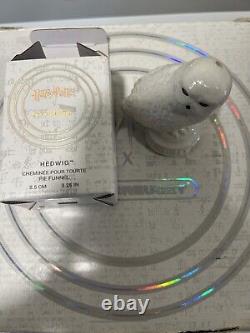Le Creuset Dutch Oven Quidditch Harry Potter 2.75 Qt With Hedwig Pie Funnel