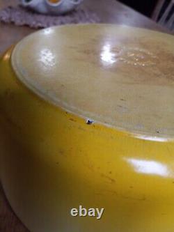 Le Creuset Dutch oven 24 5.5 Quart Yellow Used Pre 2015 Clean Good Condition