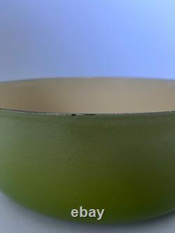Le Creuset Enameled Cast Iron #30 Round Wide Dutch Oven 6 Qt Glossy Green