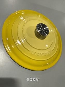 Le Creuset Enameled Cast Iron Signature Round Dutch Oven Lid, 3.5 Qt Yellow