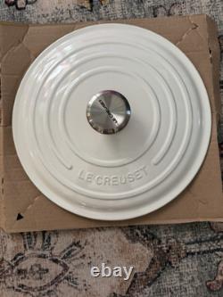 Le Creuset SIGNATURE ENAMELED CAST IRON Flame Color Round Dutch Oven