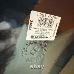 Le Creuset Signature Enameled Cast Iron Oval Dutch Oven Oyster Flint Gray 8Qt