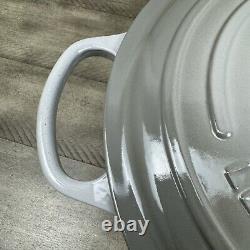 Le Creuset Signature Enameled Cast Iron Round Wide Dutch Oven 6 3/4-Qt Flaw Read