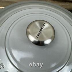 Le Creuset Signature Enameled Cast Iron Round Wide Dutch Oven 6 3/4-Qt Flaw Read