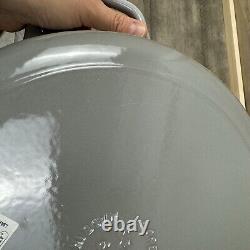 Le Creuset Signature Enameled Cast Iron Round Wide Dutch Oven 6 3/4-Qt Flaw Read