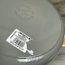 Le Creuset Signature Enameled Cast Iron Round Wide Dutch Oven 6 3/4-Qt Flaw Read