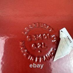 Le Creuset Signature Enameled Cast Iron Round Wide Dutch Oven 6 3/4-Qt. Red Read