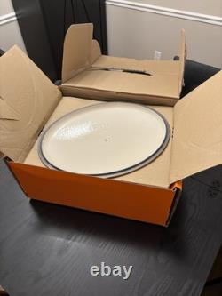 Le Creuset Signature Oval Dutch Oven with Crucible Knob 15.5 qt