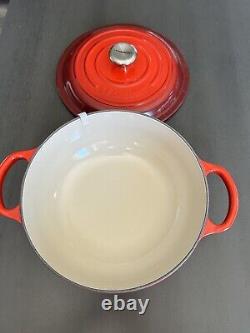 Le creuset dutch oven 2.2qt Cast Iron Signature French Oven