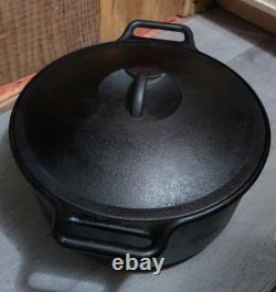 Lodge Dutch Oven With Lid