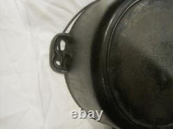NUMBER 8 MARTIN CAST IRON DUTCH OVEN With LID & HAMBURGER LOGO FLORENCE ALABAMA