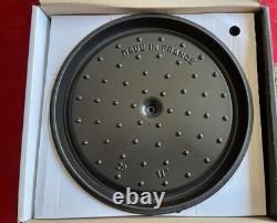New Staub 6qt Shallow Wide Round Cocotte Dutch Oven Grenadine + Pig Knob 1132987