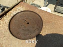Ornate rare POCASSET CAST IRON No 4 NEW YOURK 12 in, skillet or dutch oven lid