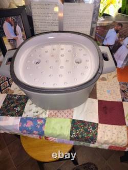 Pampered Chef Dutch Oven Gray Enameled Cast Iron 6 Qt / Lid 100249 No Box