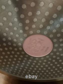 Paris Hilton 10 Quart Cast Aluminum Dutch Oven Pink Quilted Ceramic Nonstick Lid