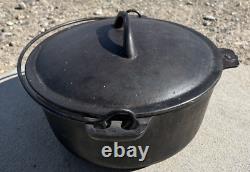 Rare! 1900s Gatemarked #8 Cast Iron Dutch Oven and Lid w Heat Ring & Assist Tab