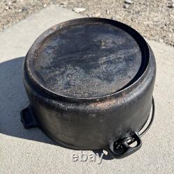 Rare! 1900s Gatemarked #8 Cast Iron Dutch Oven and Lid w Heat Ring & Assist Tab