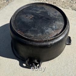 Rare! 1900s Gatemarked #8 Cast Iron Dutch Oven and Lid w Heat Ring & Assist Tab