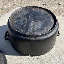 Rare! 1900s Gatemarked #8 Cast Iron Dutch Oven and Lid w Heat Ring & Assist Tab Rare! 1900s Gatemarked #8 Cast Iron Dutch Oven and Lid w Heat Ring & Assist Tab
