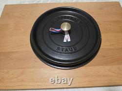STAUB Cast Iron 7 qt, Round, Dutch Oven, Black