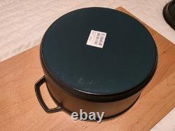 STAUB Cast Iron 7 qt, Round, Dutch Oven, Black