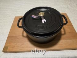 STAUB Cast Iron 7 qt, Round, Dutch Oven, Black