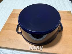 STAUD Cast Iron 7 qt, Round Dutch oven, Braise and Grill. Dark Blue