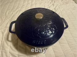 Staub 3.75qt Essential French Oven with Lilly Lid, LA Marmite. Dark Blue