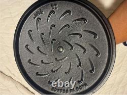Staub 3.75qt Essential French Oven with Lilly Lid, LA Marmite. Dark Blue
