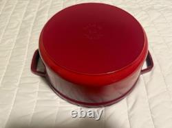 Staub Cast Iron 4 qt, Round, Dutch Oven, Cranberry