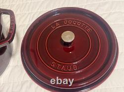 Staub Cast Iron 7 qt, Round, Dutch Oven, Grenadine