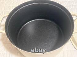 Staub Cast Iron 7 qt, Round, Dutch Oven, White Matte