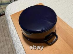 Staub Cast Iron 7 qt, Round Dutch oven, Braise and Grill. Dark Blue